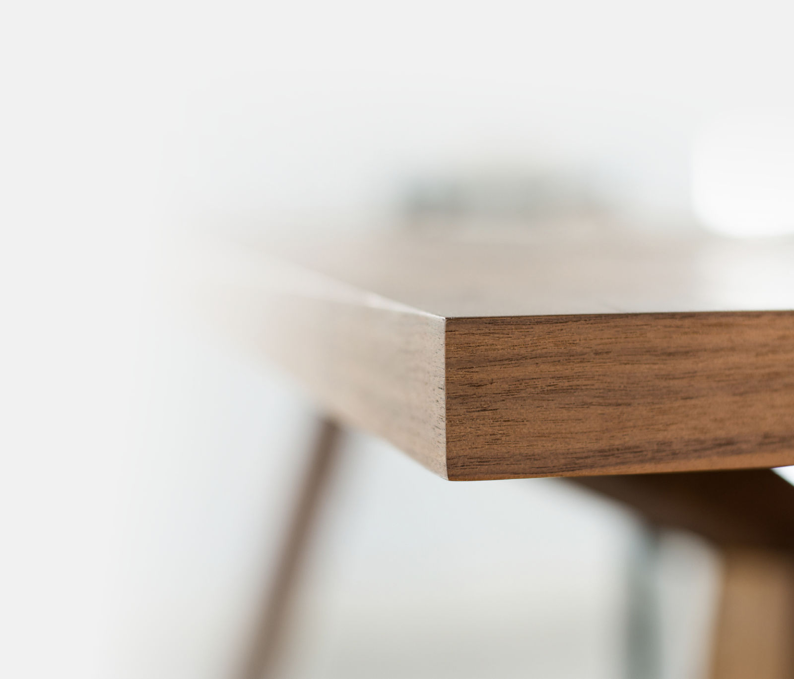 Close-up of a sheet of wood with a tidy, clean edge